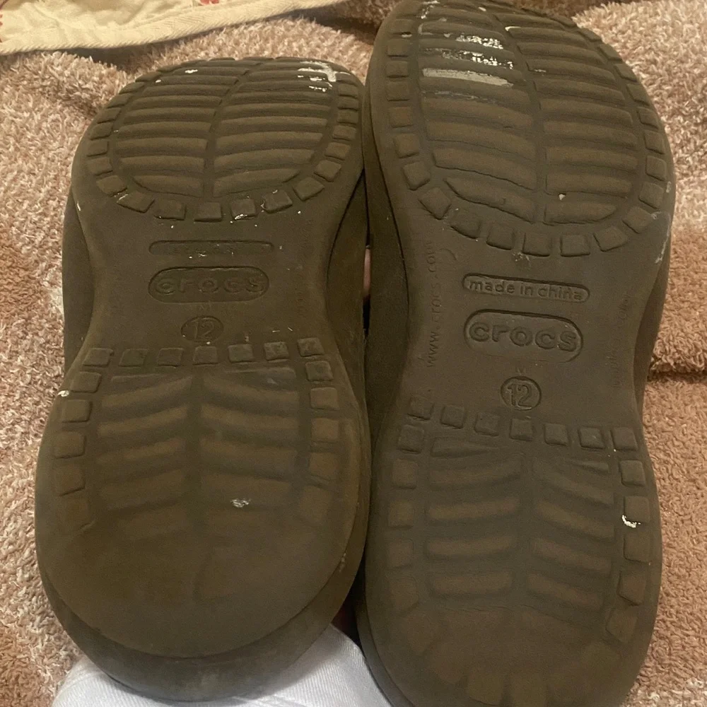 CROCS Two-Tone Brown/Taupe Flip Sandals
